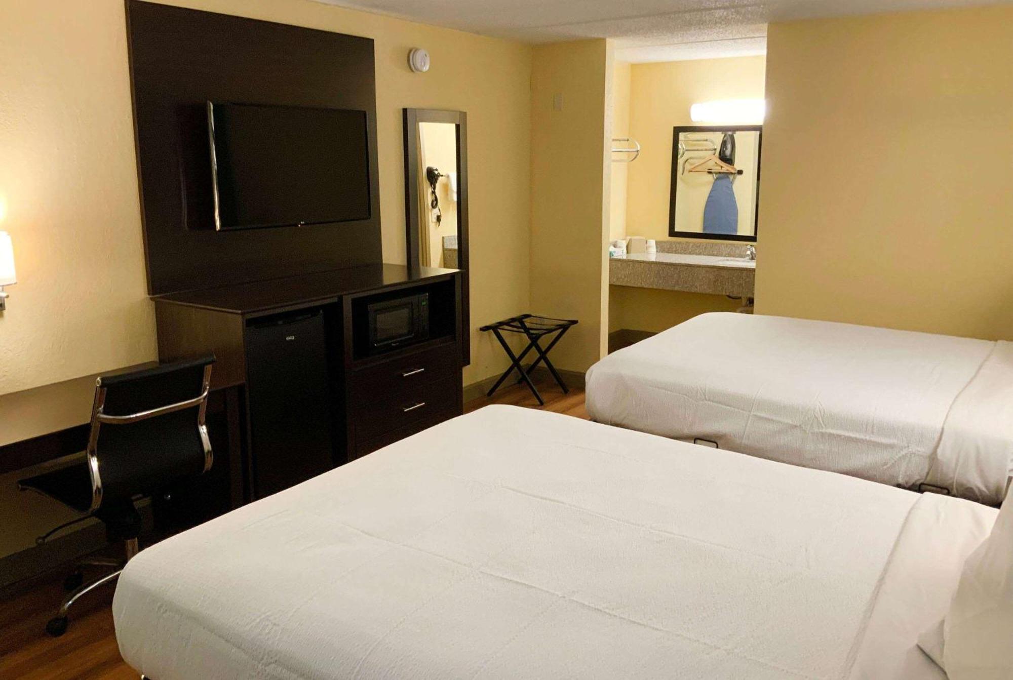 Days Inn By Wyndham Troy Il Esterno foto