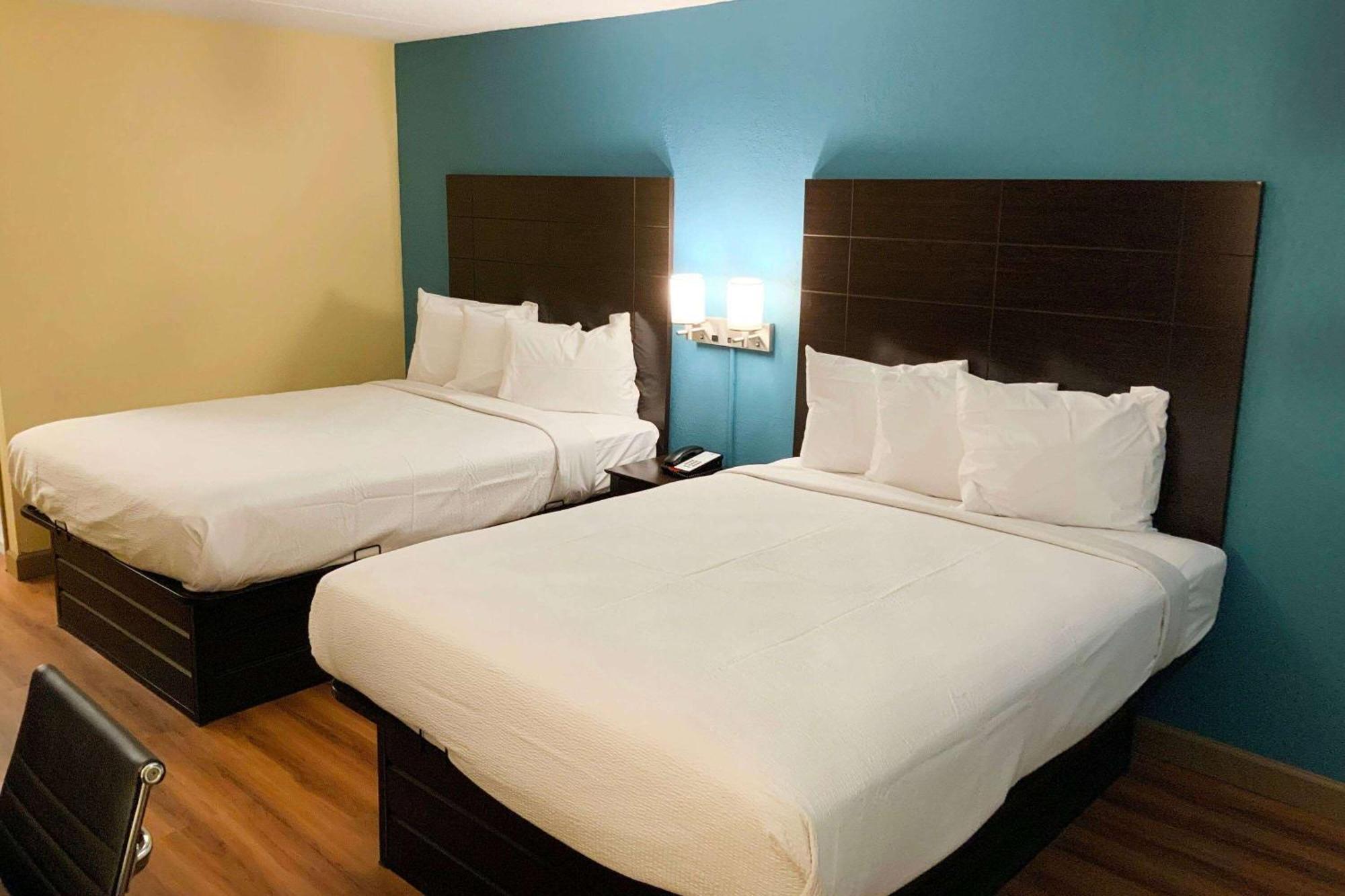 Days Inn By Wyndham Troy Il Esterno foto