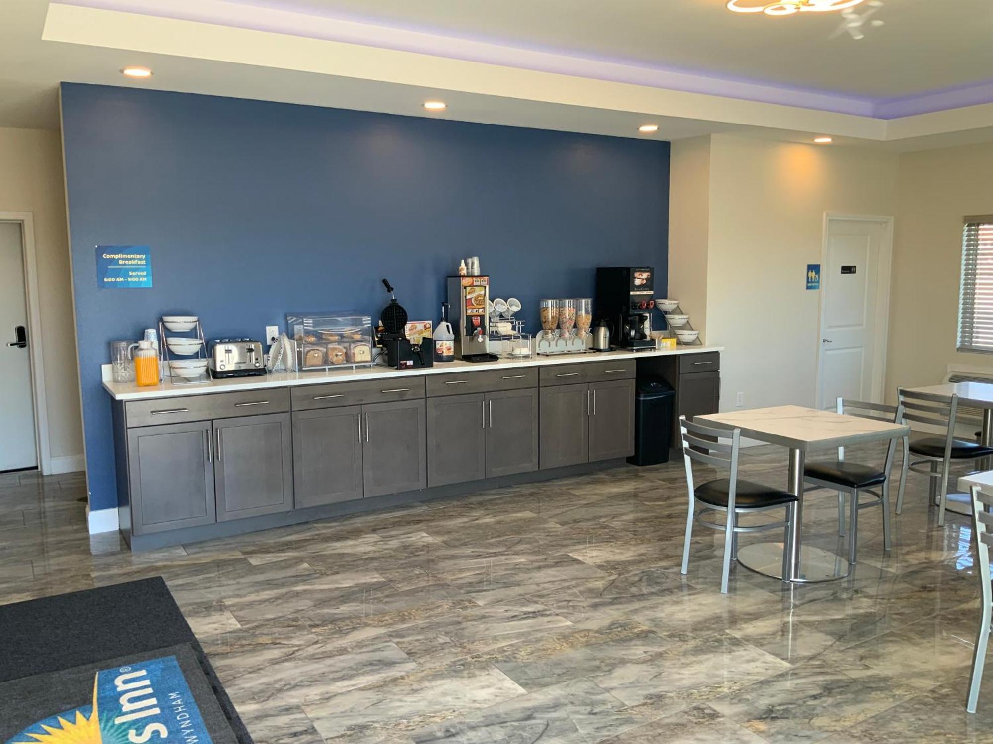 Days Inn By Wyndham Troy Il Esterno foto